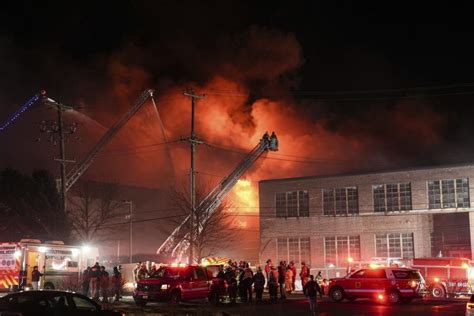 Massive fire breaks out at golf course in Indiana .